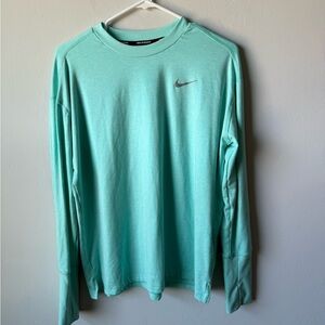Nike Woman’s Running Long Sleeve Shirt w/ thumb holes